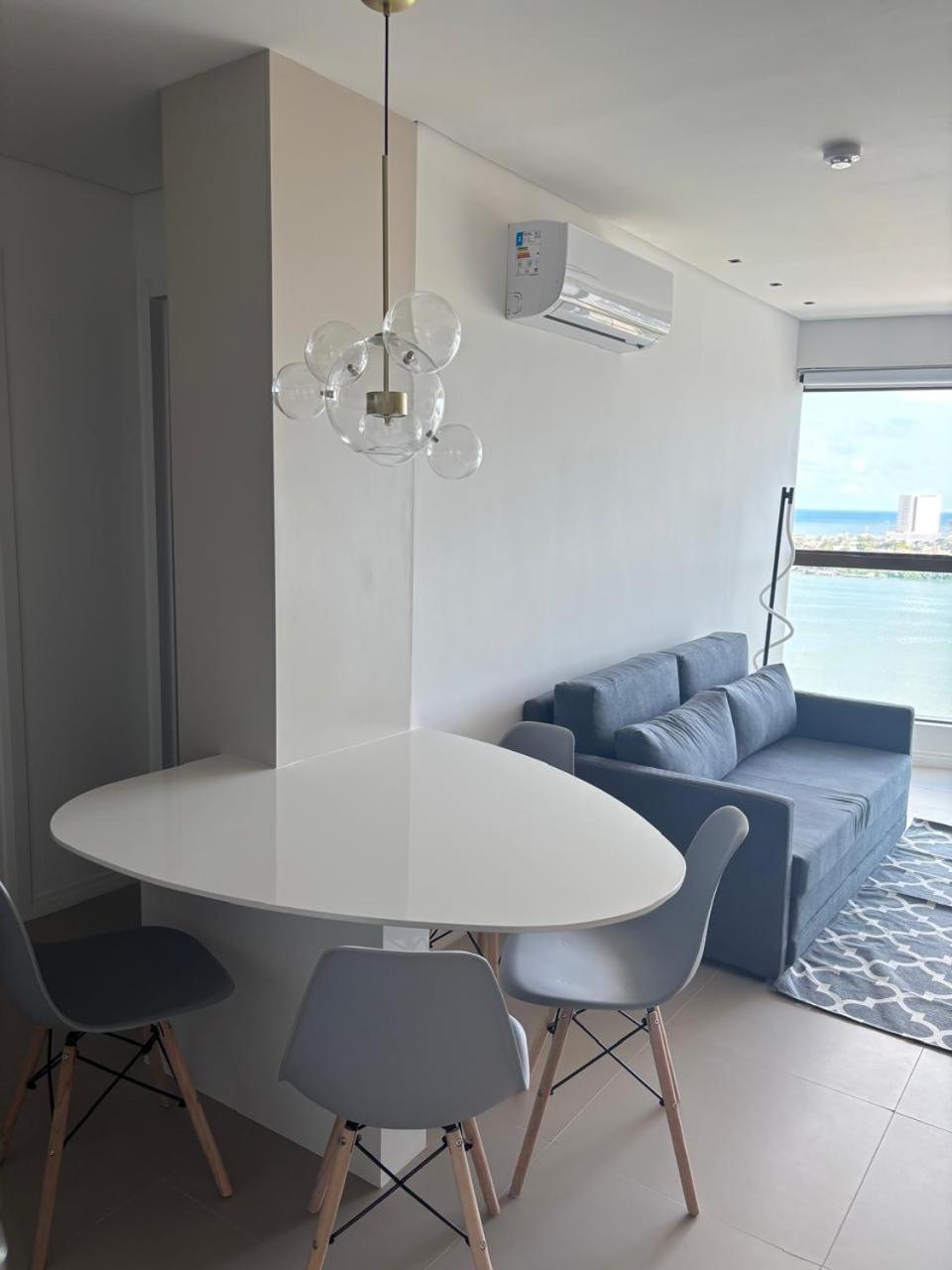 Flat Luxo Novo Em *